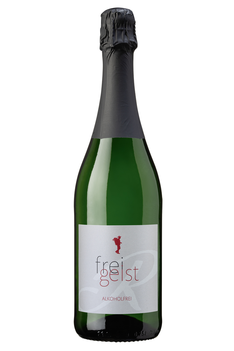 Eine grüne Flasche „Freigeist“ – alkoholfreies Sprudelgetränk – mit einem schwarzen Folienverschluss.